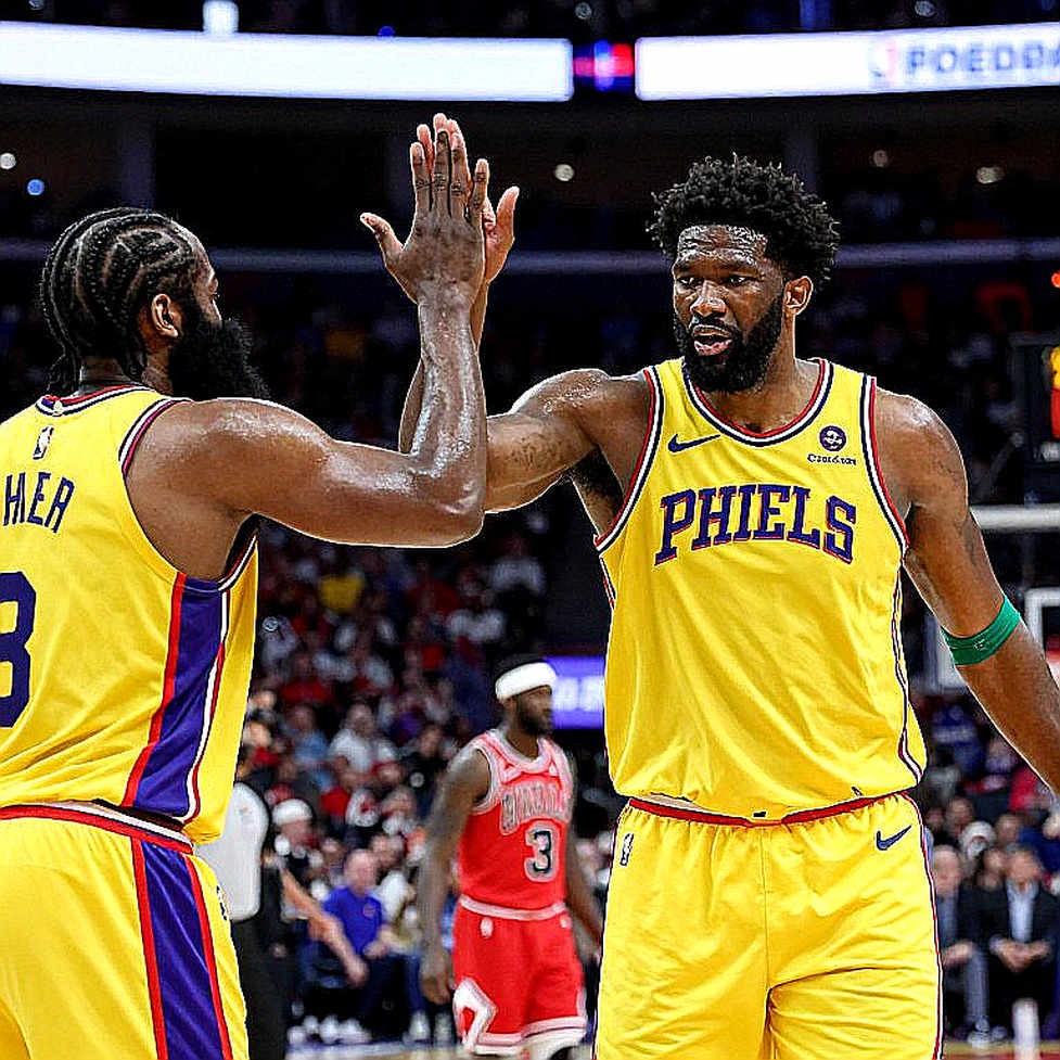 NBA thử nghiệm bóng thông minh: Cảm biến 1 gram và trận đánh dữ liệu âm thầm sau sân đấu