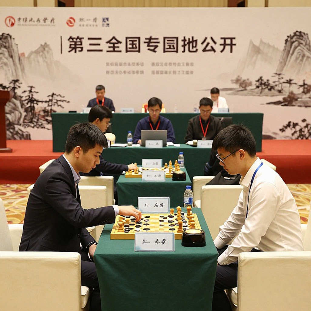 Carlsen trở lại, Gukesh bỏ cuộc: Bẫy thể lực trong Global Chess League 2026