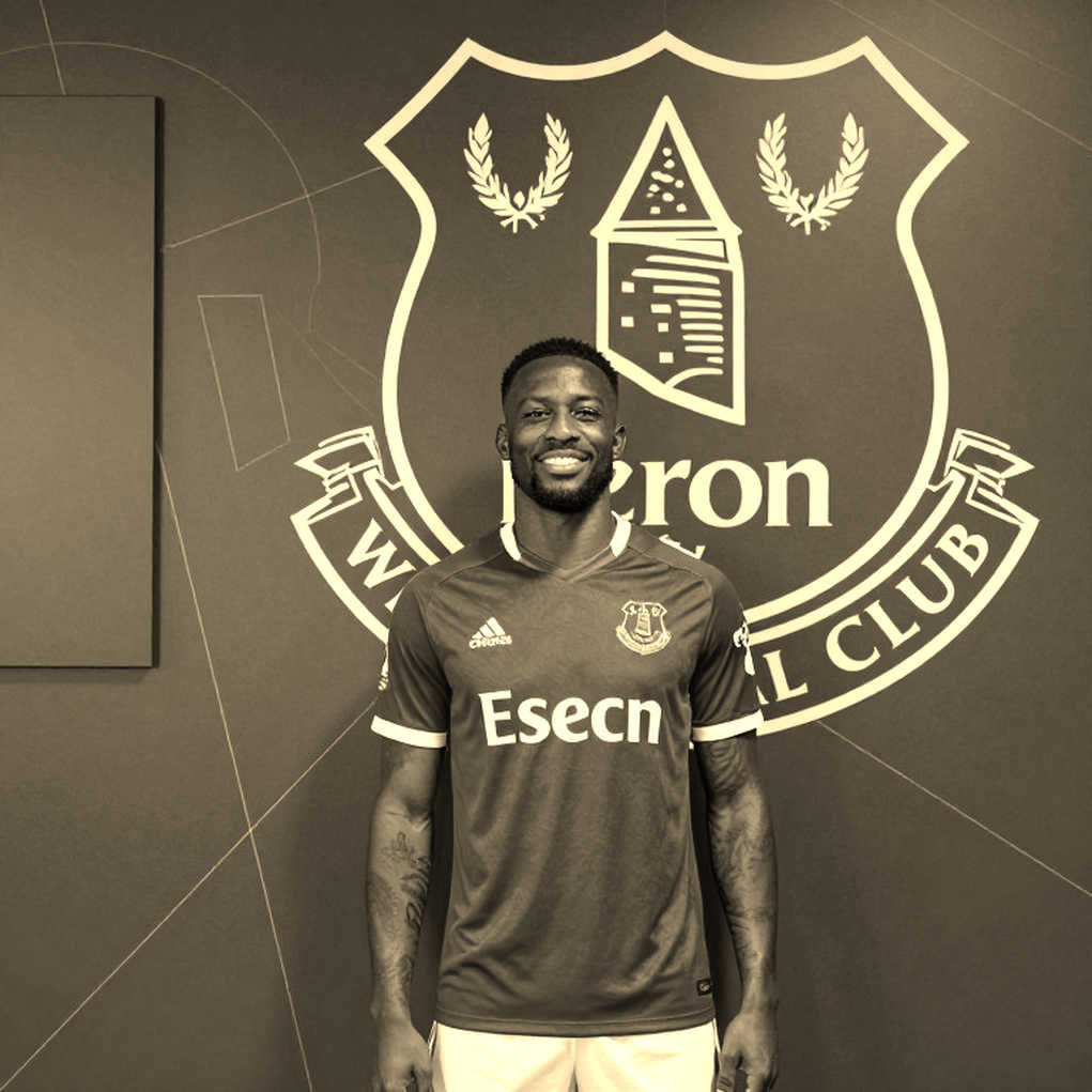 Salih Özcan và bài học giữ một mắt phía sau lưng trước hai cánh của Marseille