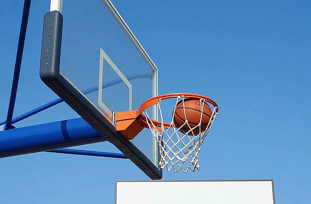 Anadolu Efes - Olympiakos: Đọc lại 27-26 và cú sốc 110-59 trước giờ bóng lăn