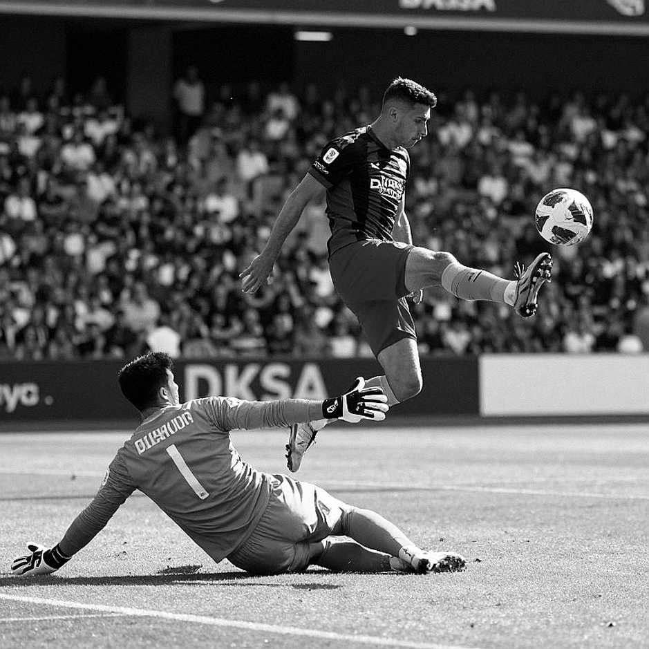 Bóng đá nữ Việt Nam: Bảng lương 4,8 triệu và giấc mơ World Cup không có khán giả