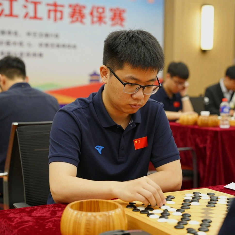 Samarkand vòng 4 và bí ẩn đằng sau tấm biển quảng cáo ChessBase Magazine #225
