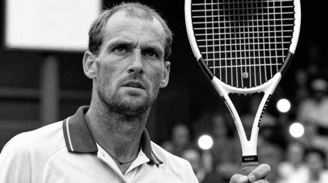 Data Classification Error: Pakistan smartphone tariff article mislabeled as tennis – a lesson for sports journalism